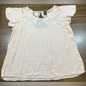 Torrid Size 1X Blush Pink Lace Short Flutter Sleeves Blouse